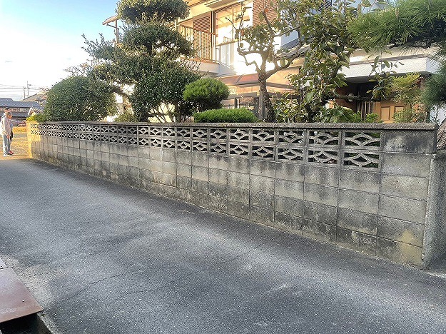 劣化したブロック塀